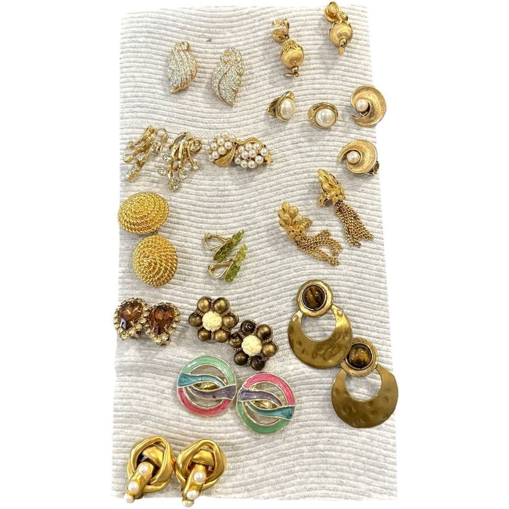 14 Pairs Vintage Retro Costume Jewelry Earrings Gold-Tone Lot Bundle Accessories